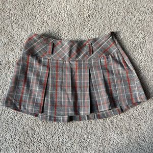 NWOT plaid Pleated Mini Skirt